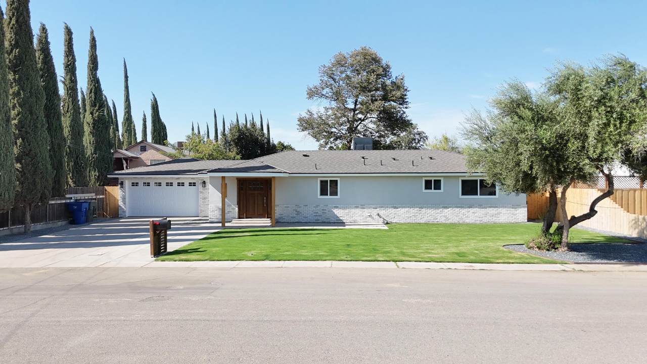 576 Oleander Avenue - Photo 1