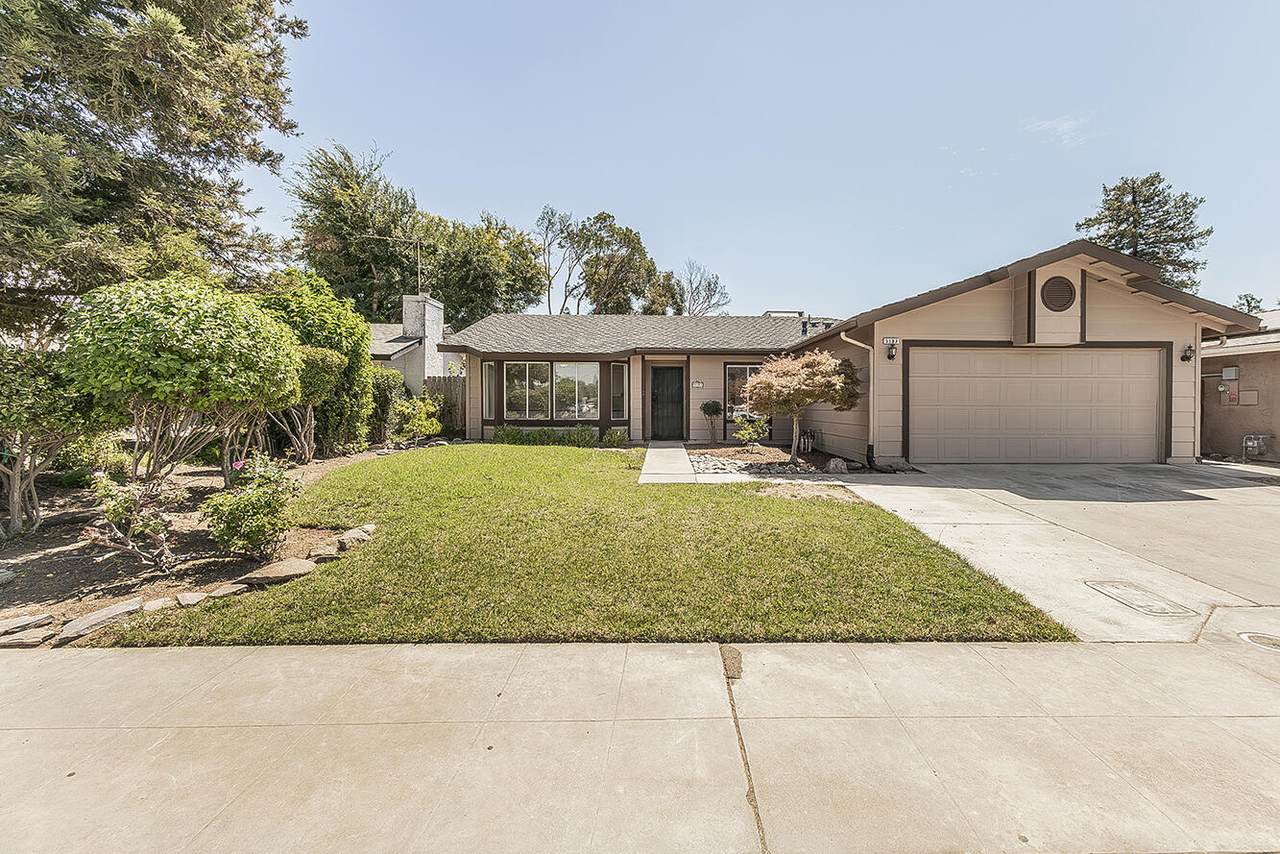 5193 Hampton Way - Photo 1