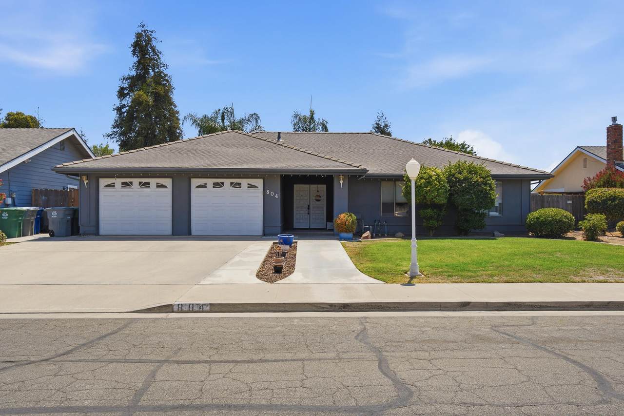 804 Woods Place - Photo 1