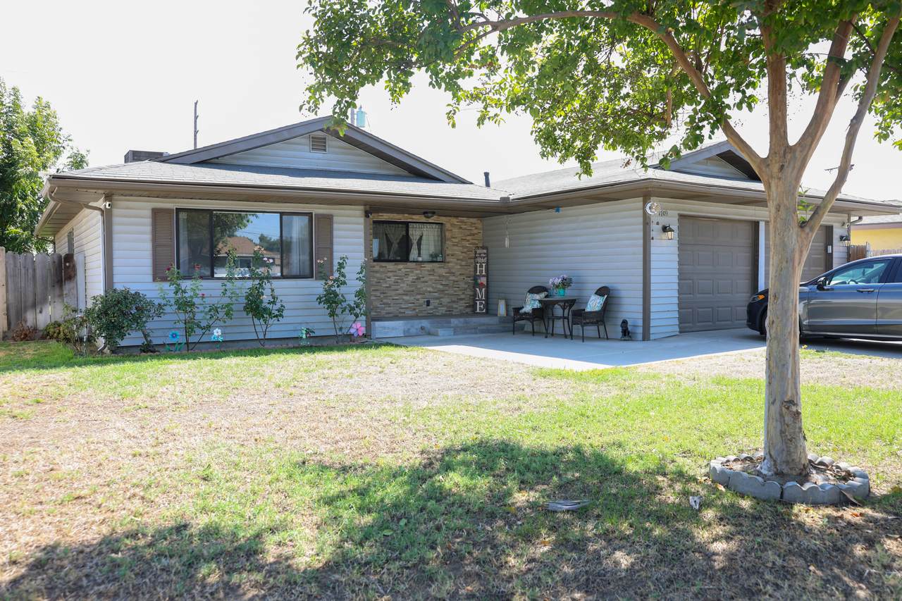 1709 Burton Avenue - Photo 1