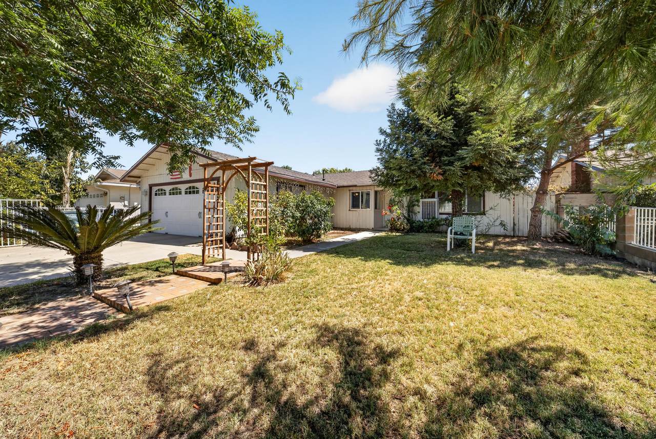 925 Maple Avenue - Photo 1