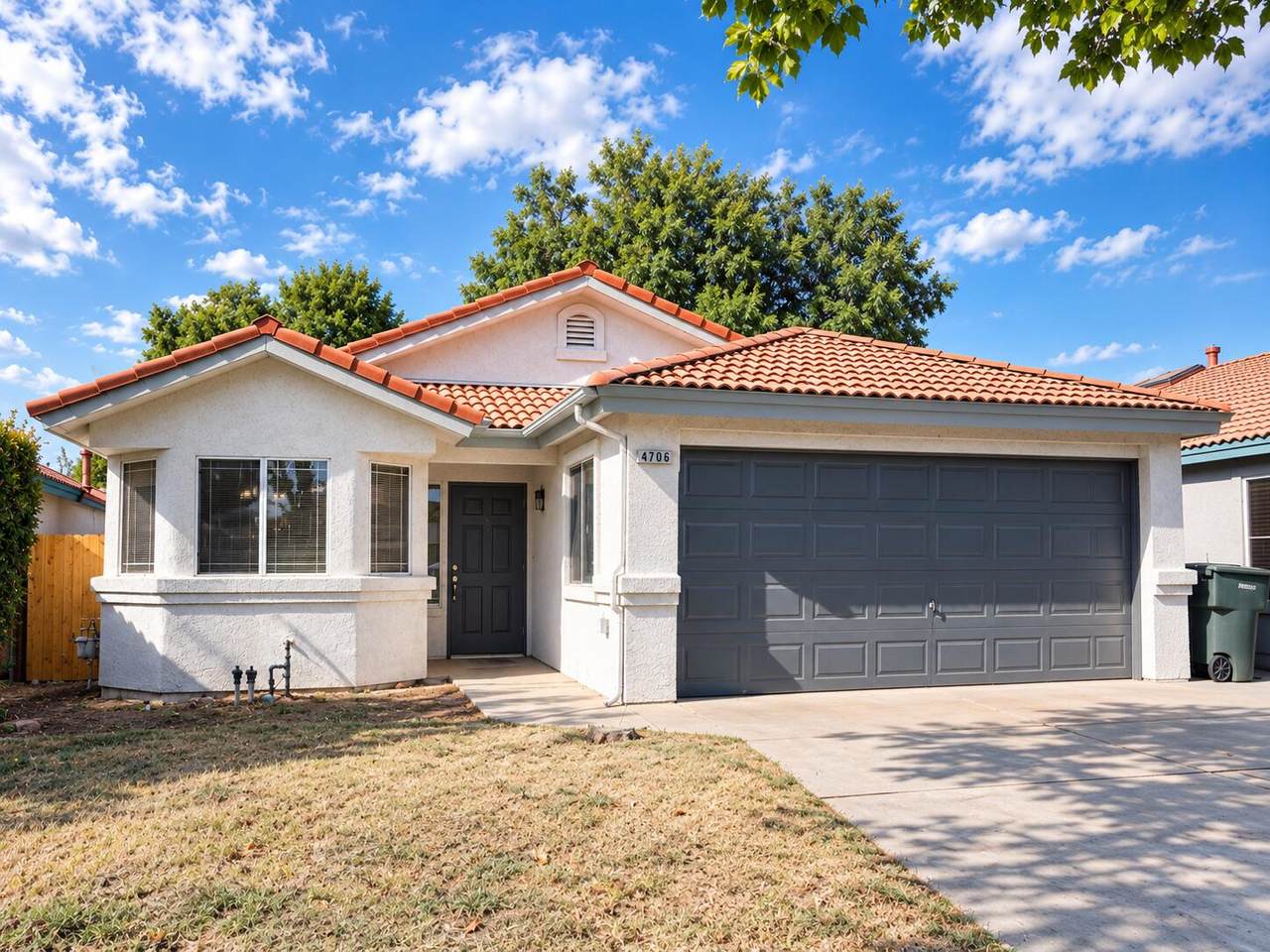 4706 University Avenue - Photo 1