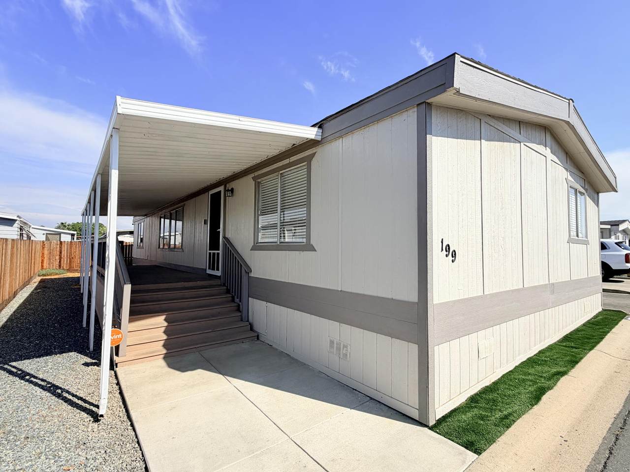 720 E Worth Avenue - Photo 1