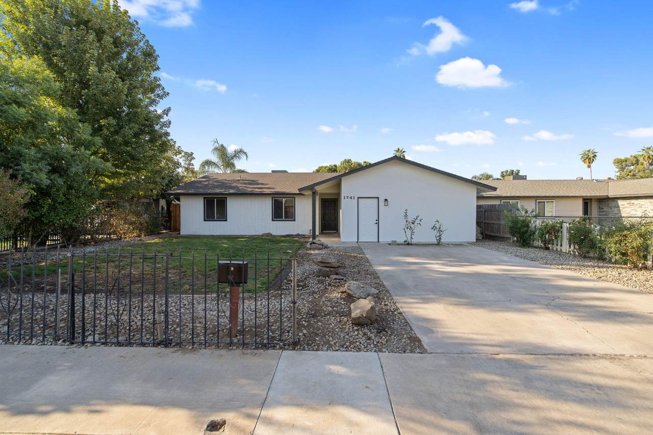 1741 Vine Avenue - Photo 1