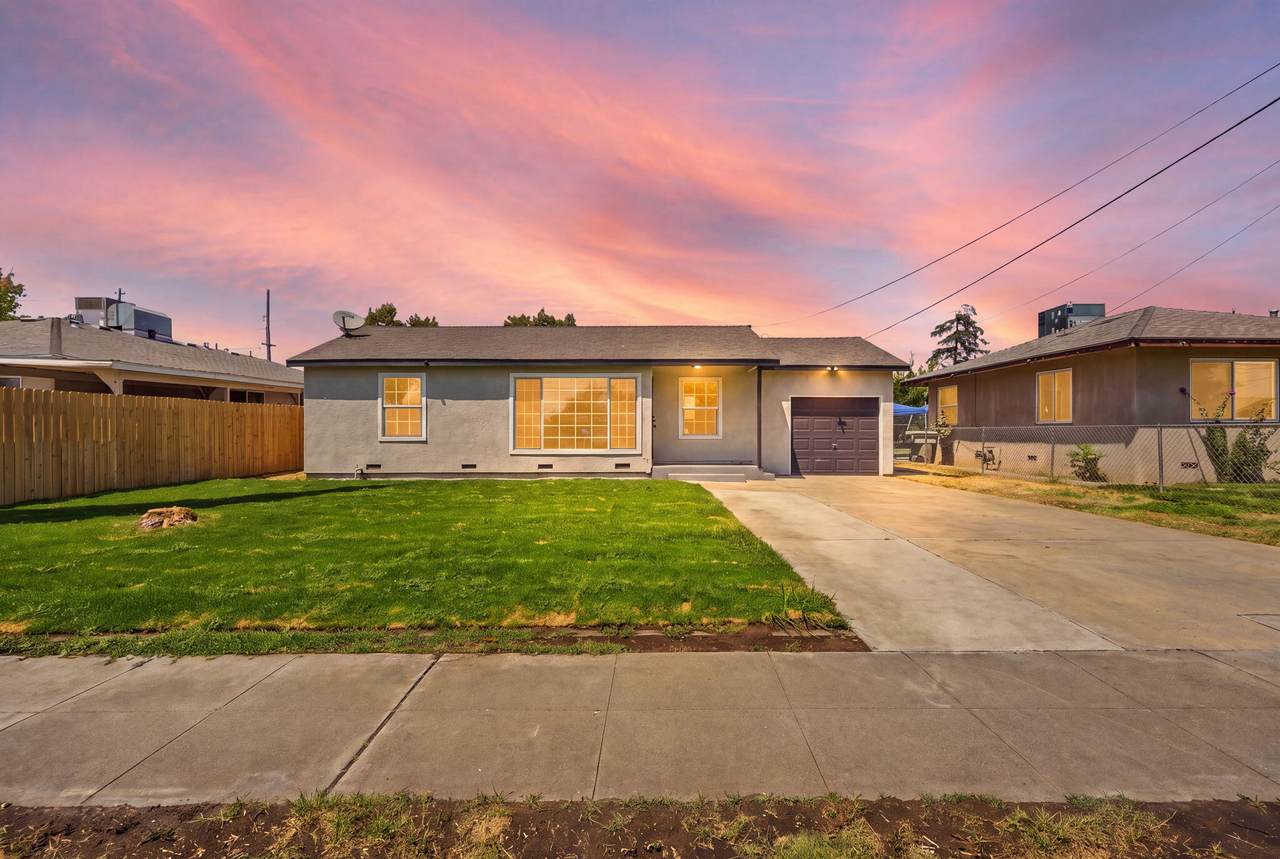 4759 White Avenue - Photo 1
