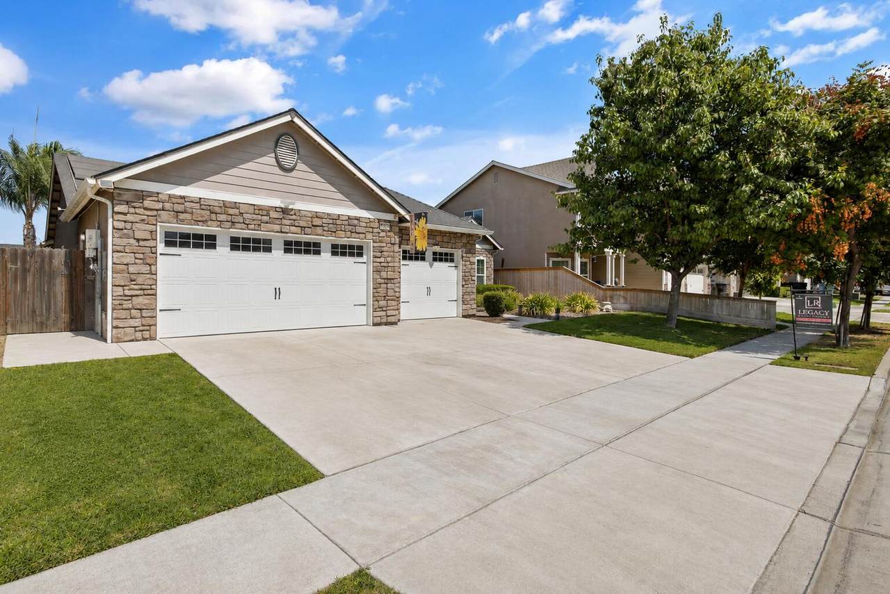 2526 Seaside Circle - Photo 1