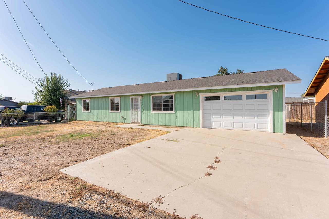 22284 Avenue 154 - Photo 1