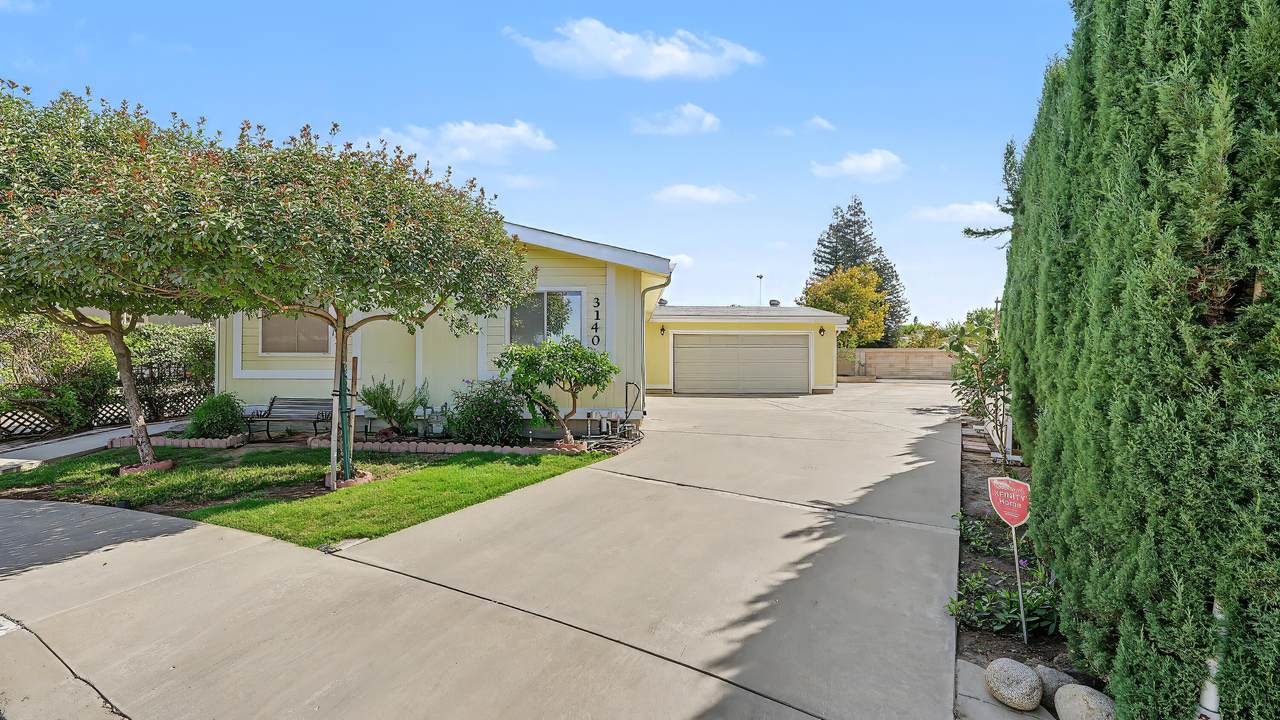 3140 Parkwood Street - Photo 1