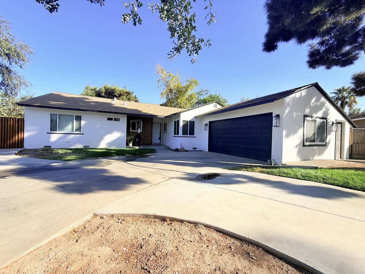 754 Phillips Circle - Photo 1