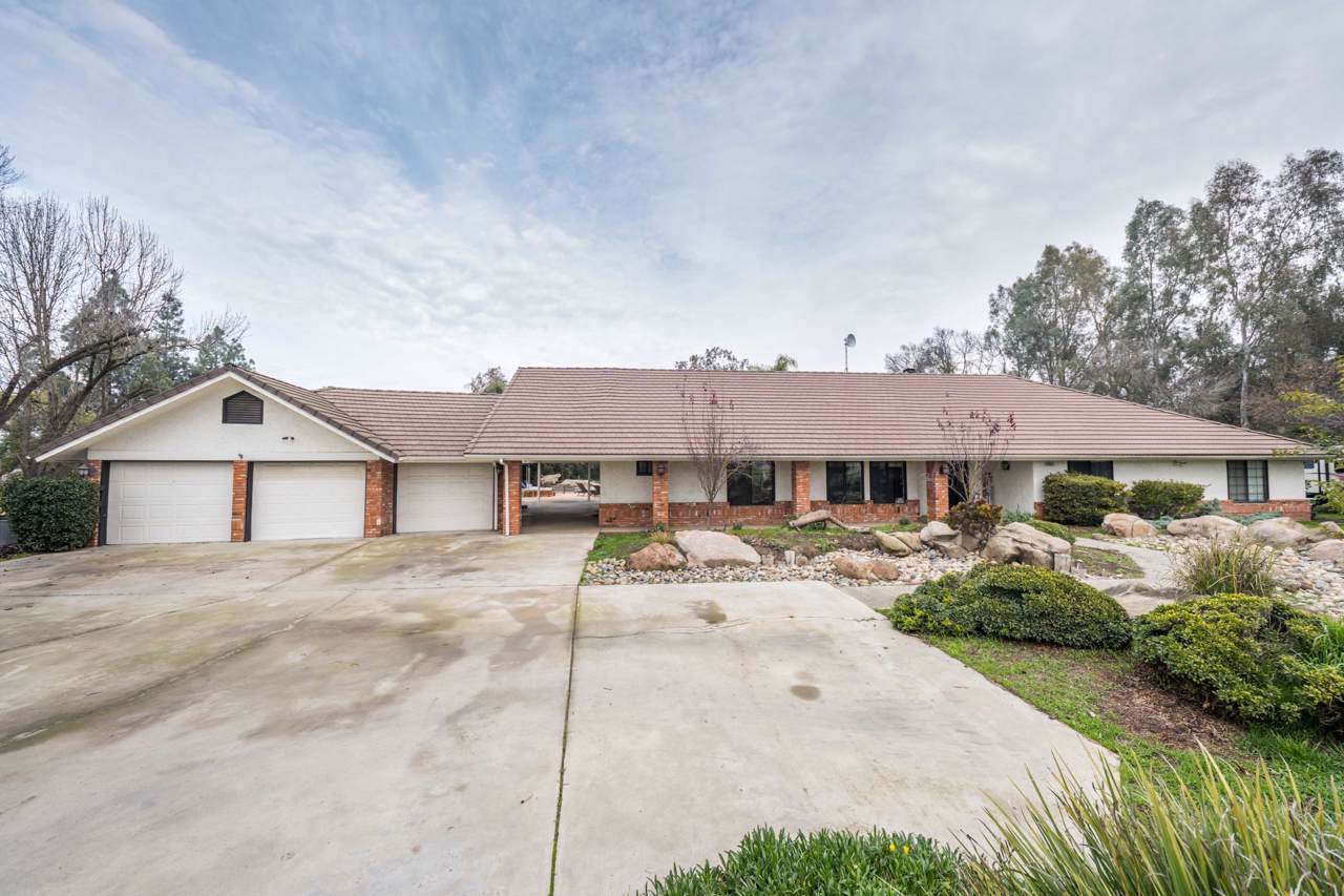 13401 Avenue 328 - Photo 1