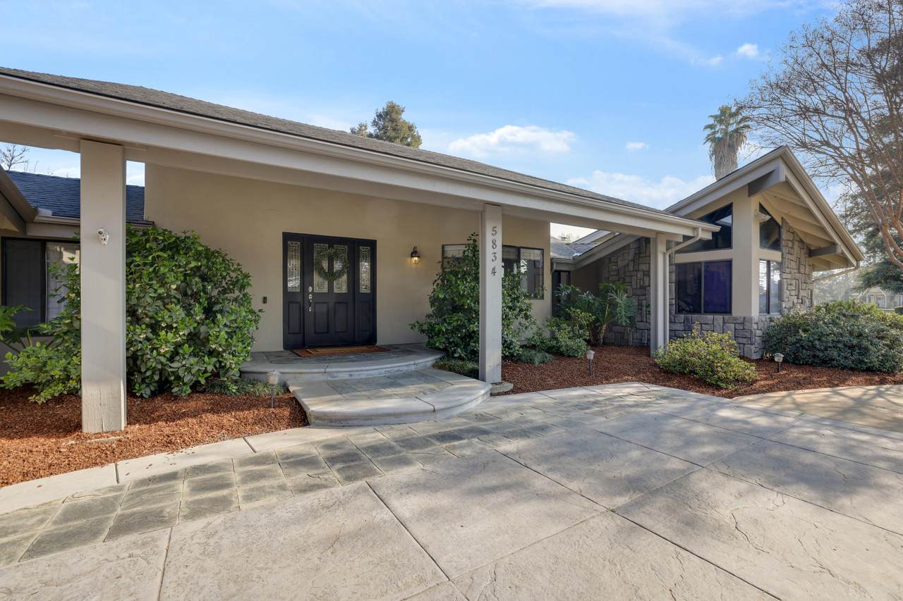 5834 Pershing Avenue - Photo 1