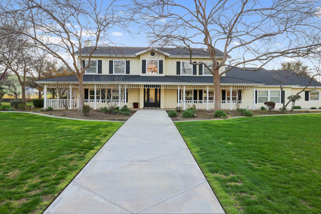 30923 Horse Drive - Photo 1