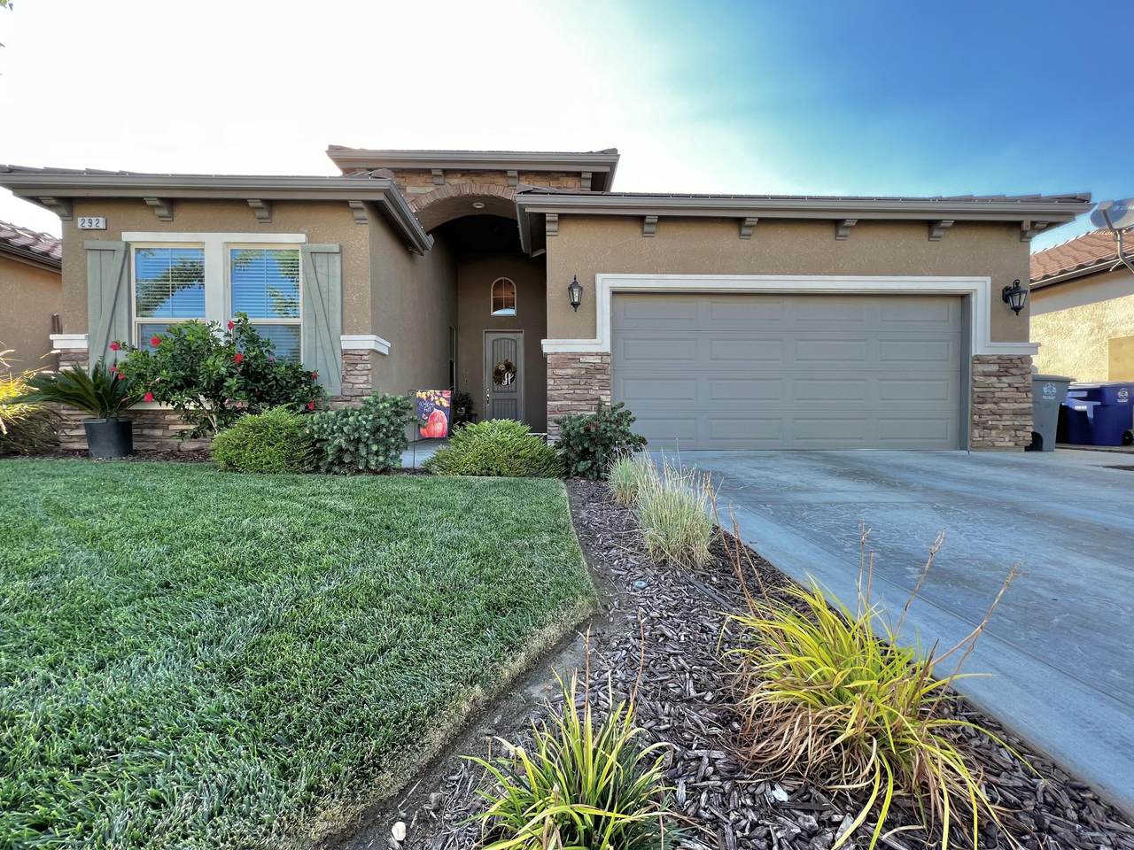 292 Timberline Drive - Photo 1