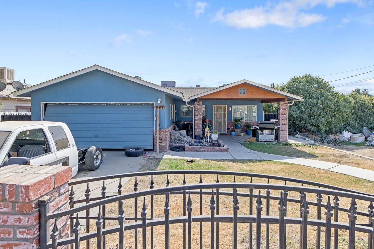 881 Pioneer Avenue - Photo 1