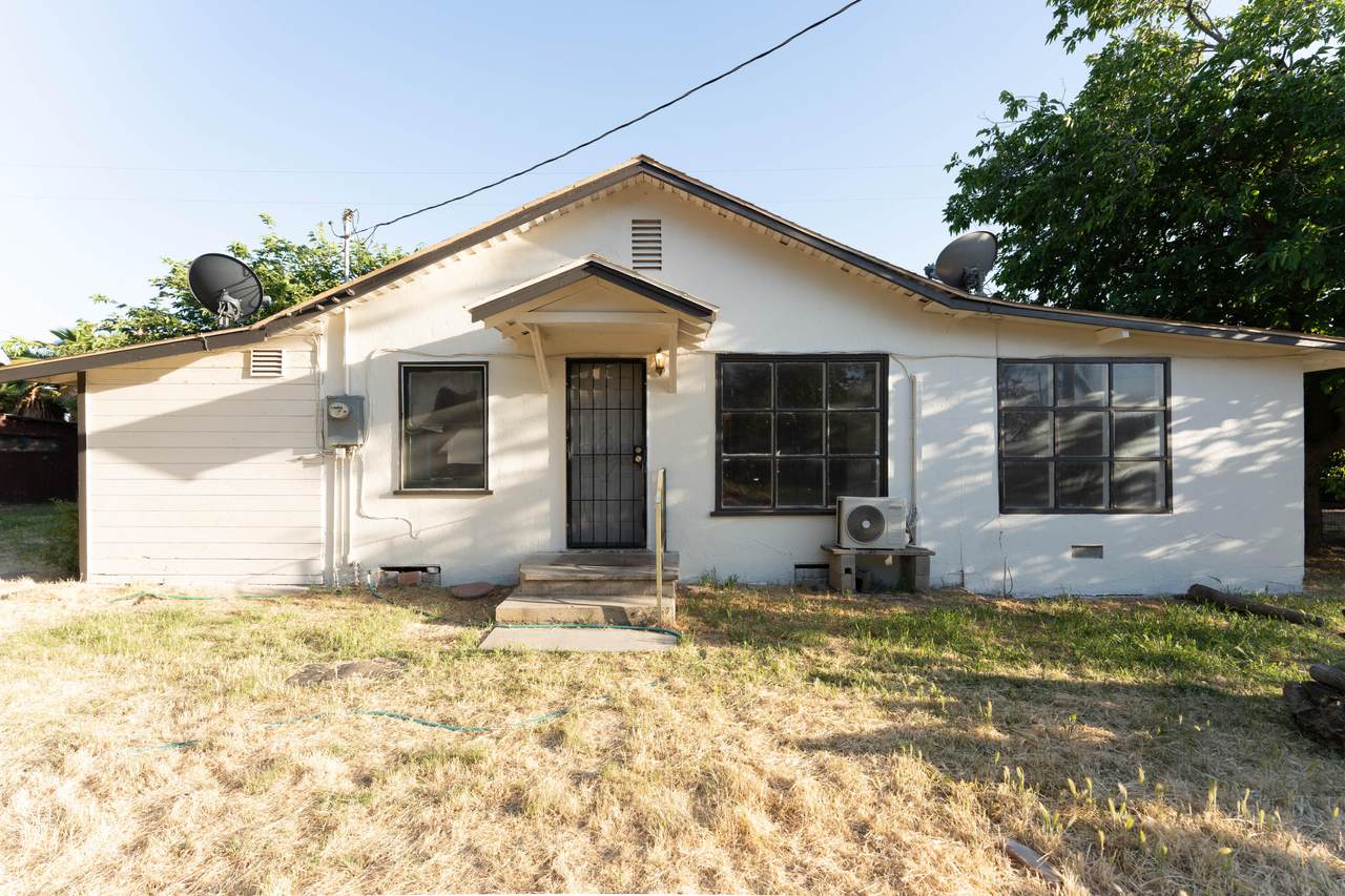 23529 Ave 56 - Photo 1