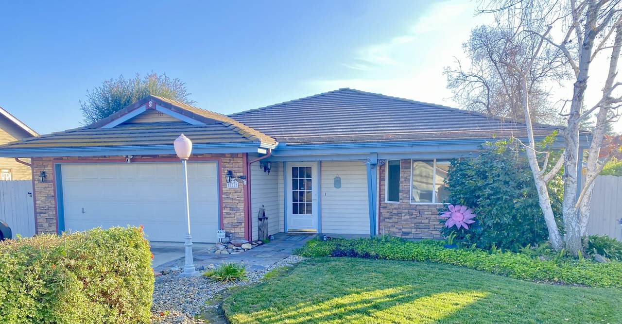 528 Gearey Avenue - Photo 1