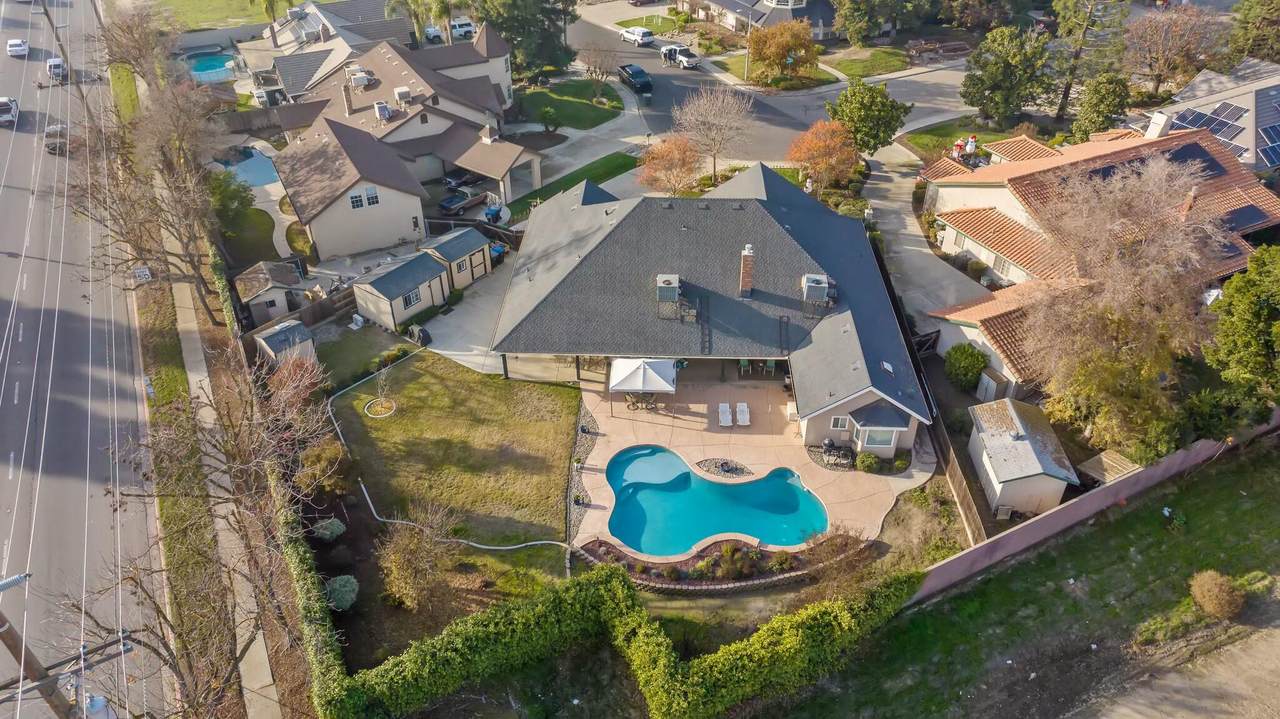 347 Oak View Avenue - Photo 1