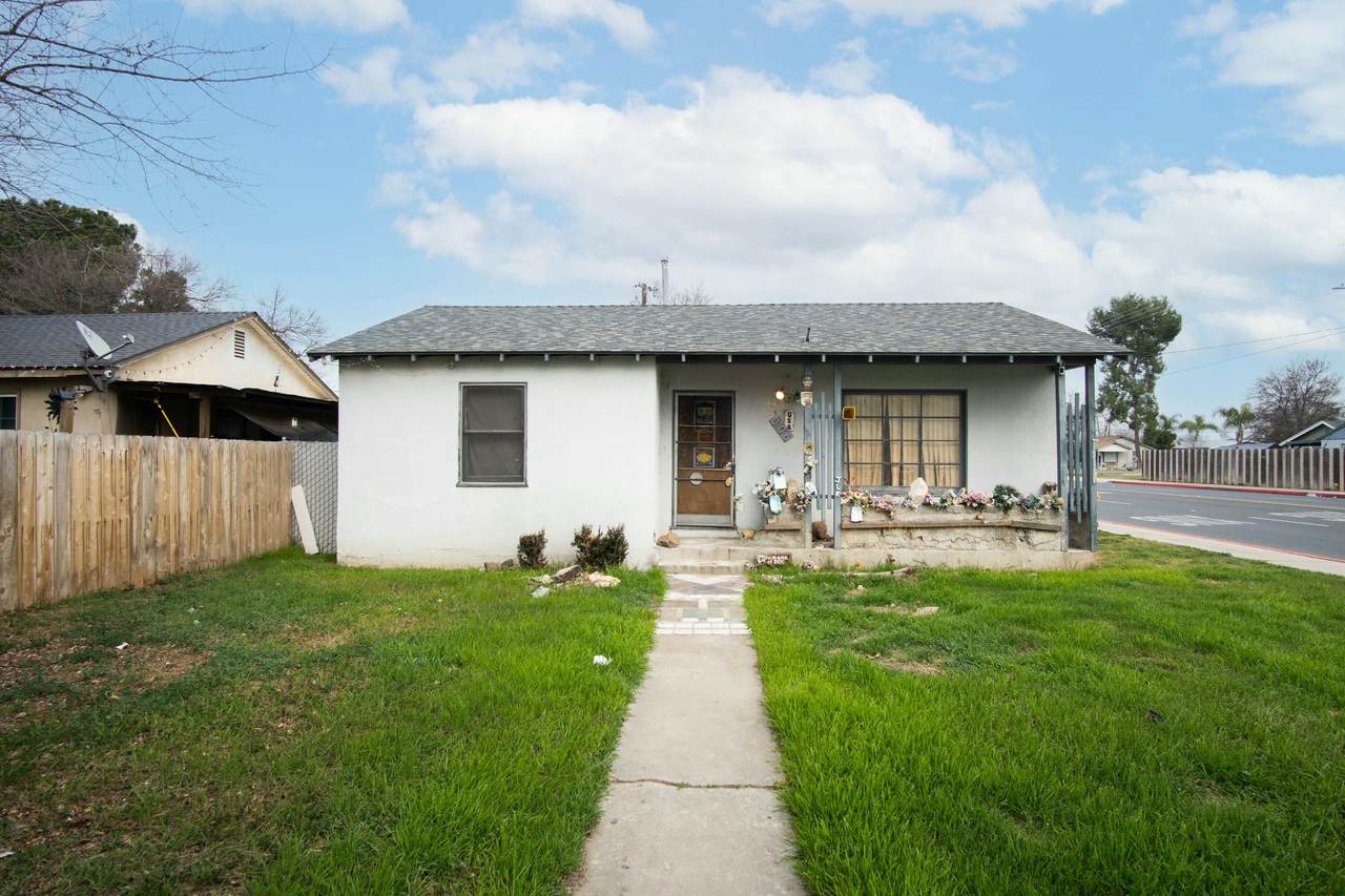806 2nd Street - Photo 1