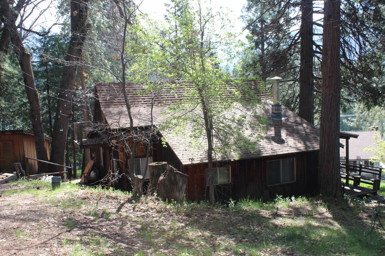466 Sutherland Drive - Photo 1
