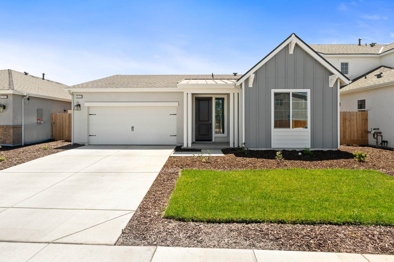 3177 Sierra Avenue - Photo 1