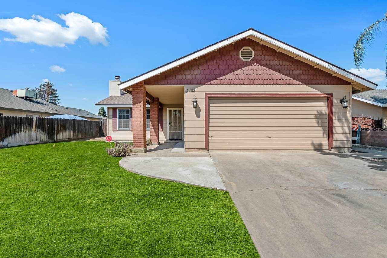 1282 Ben Franklin Avenue - Photo 1