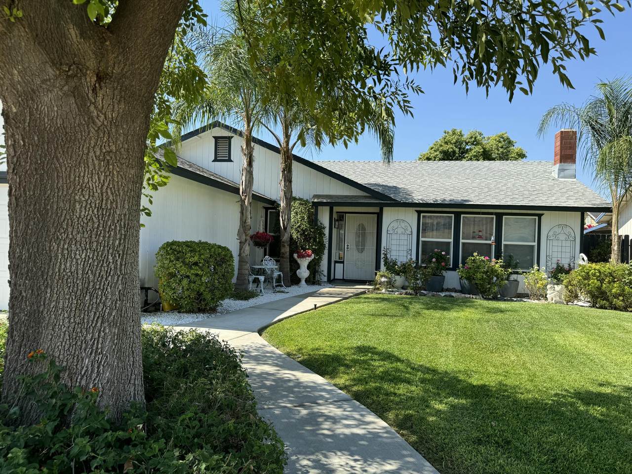 231 Hillcrest - Photo 1