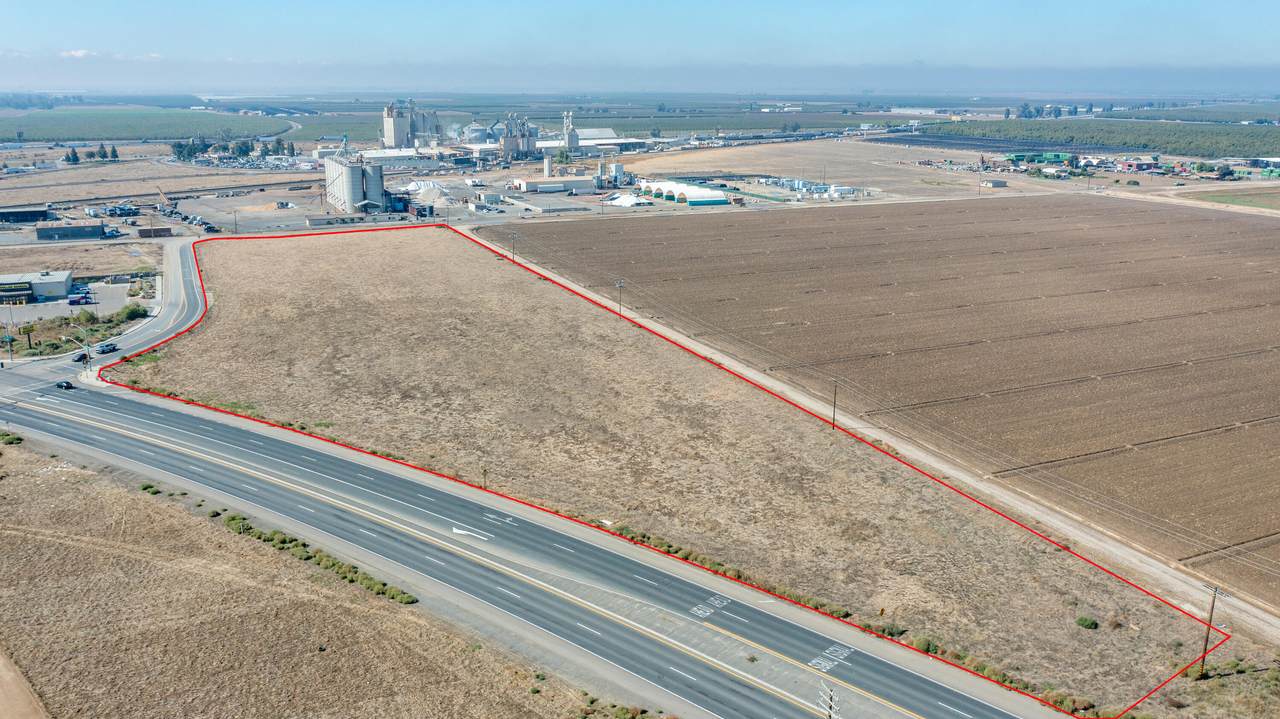  Riggin Avenue - Photo 1