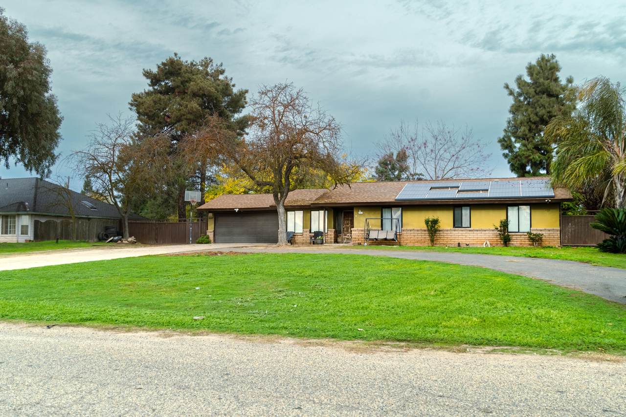 26955 Fonda Avenue - Photo 1