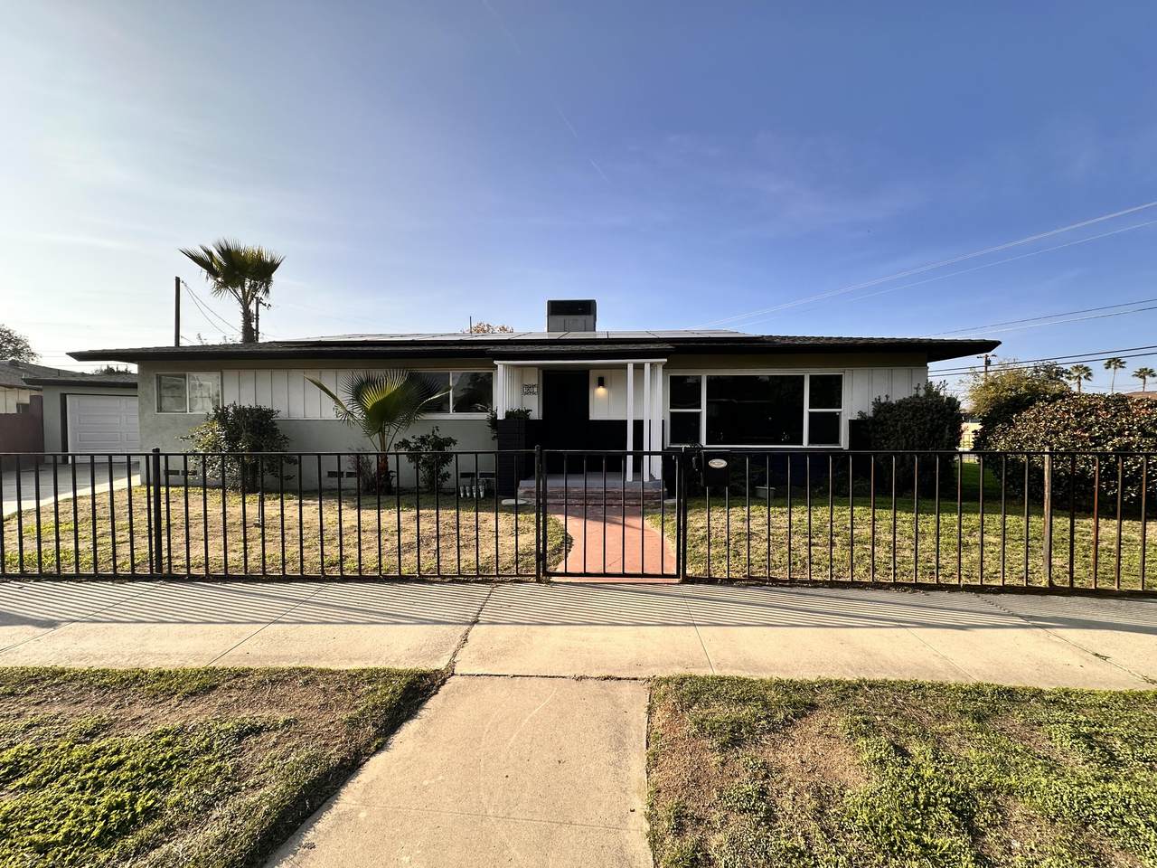 901 Paloma Street - Photo 1