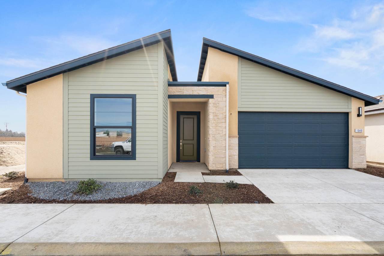 1049 Madrid Avenue - Photo 1