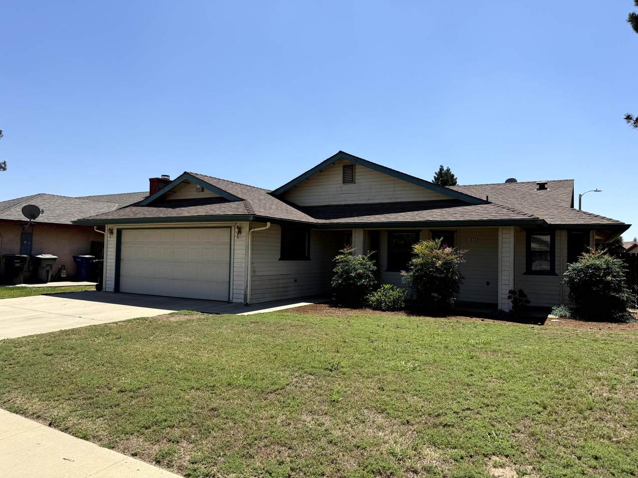 1923 Sandalwood Avenue - Photo 1