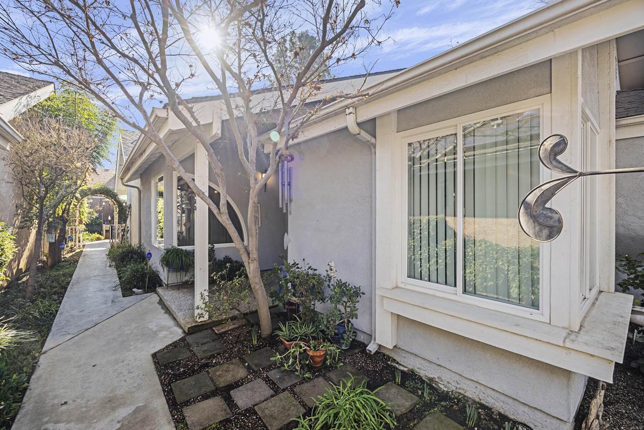 1515 Castlecrest Avenue - Photo 1