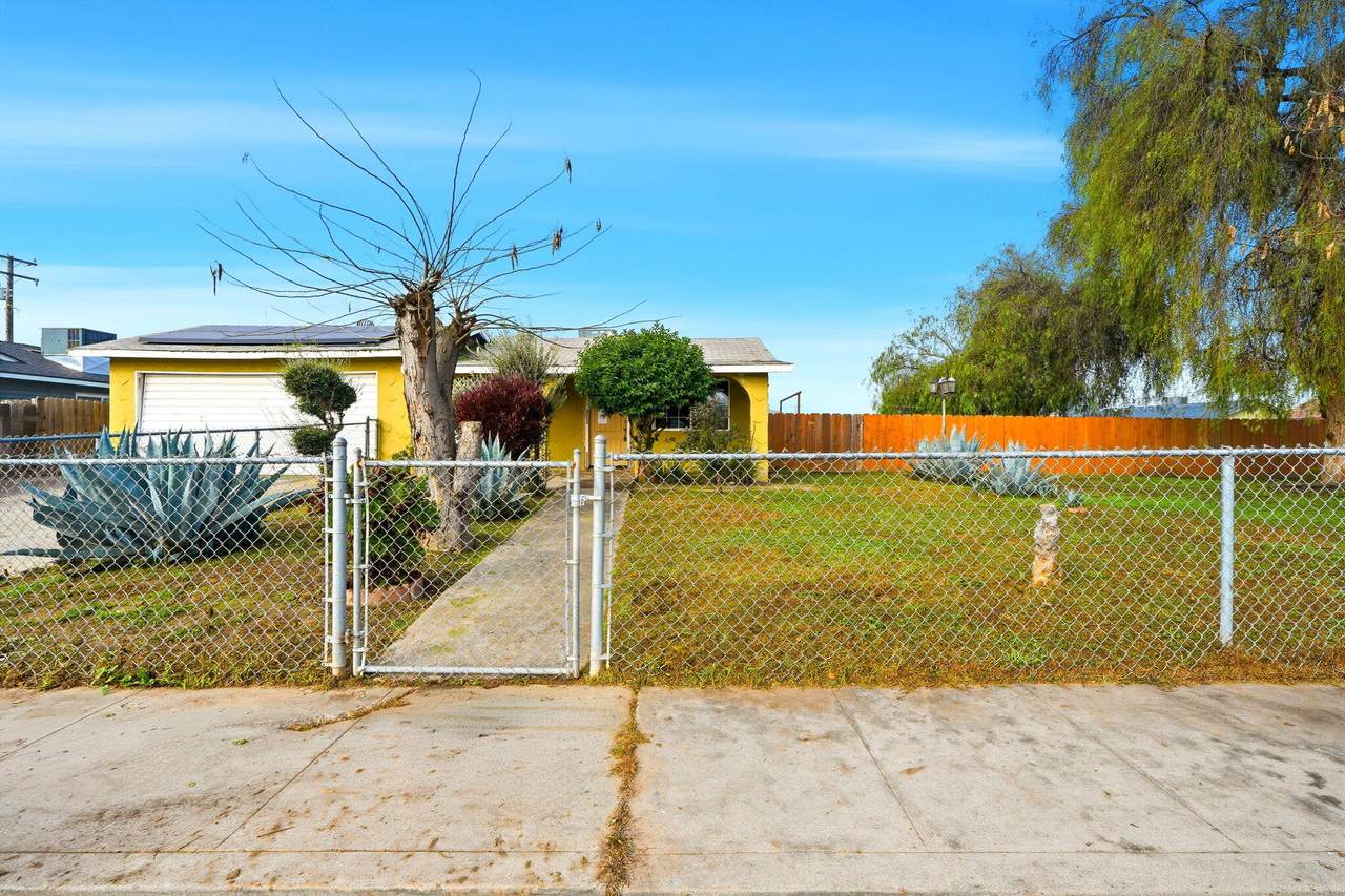 11404 Grant Street - Photo 1