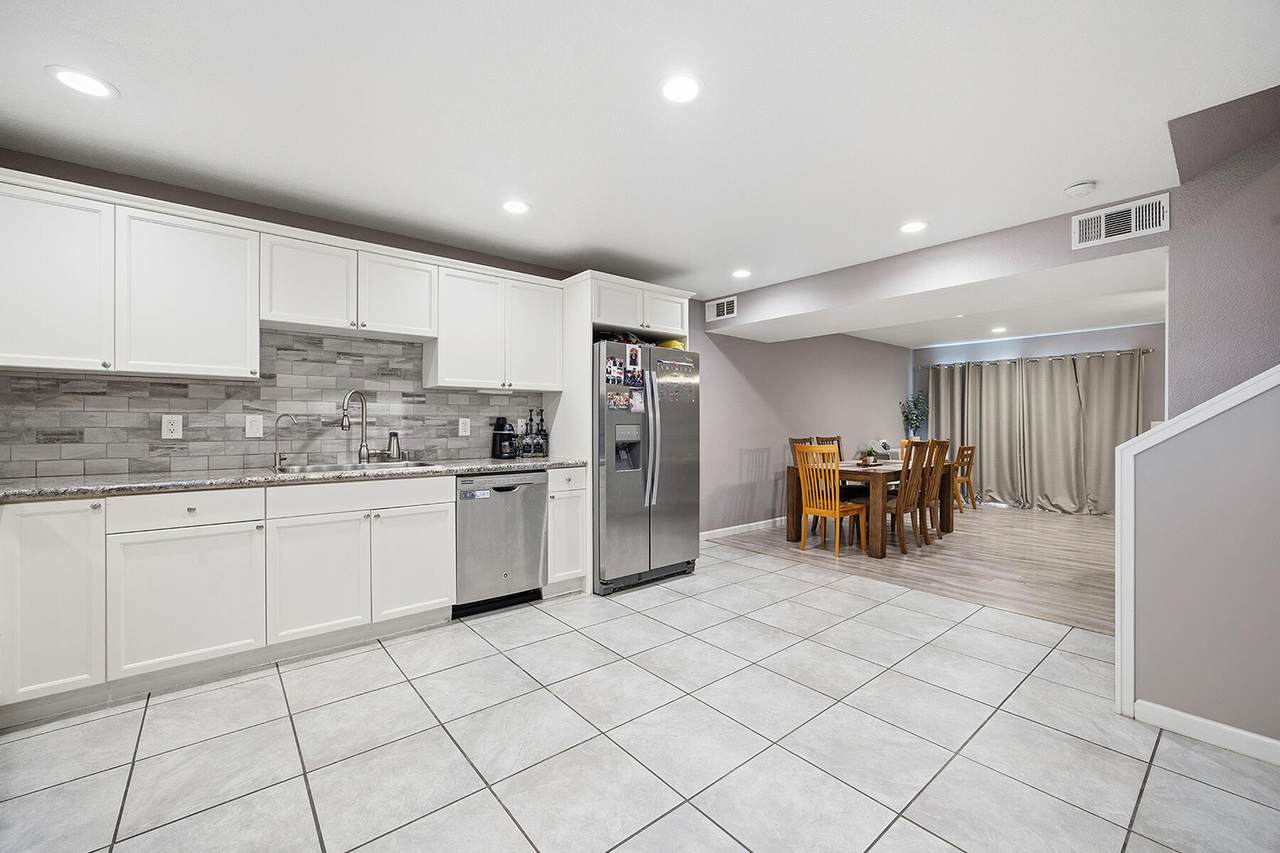 4709 School Avenue - Photo 1