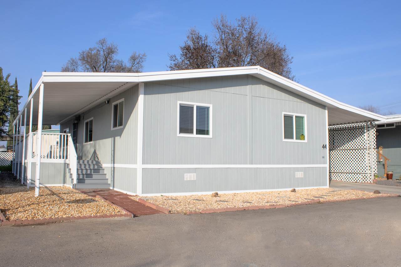 415 Akers Street - Photo 1