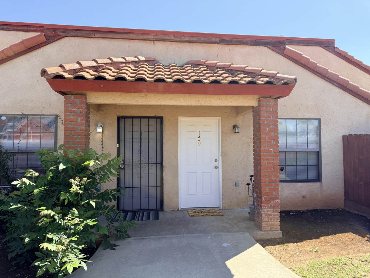 1405 Cypress Avenue - Photo 1