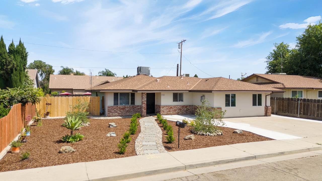 634 Theta Avenue - Photo 1