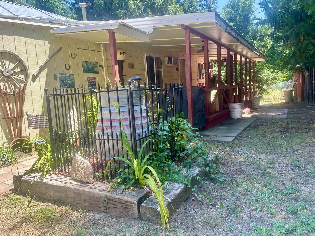 44079 Pine Flat Drive - Photo 1