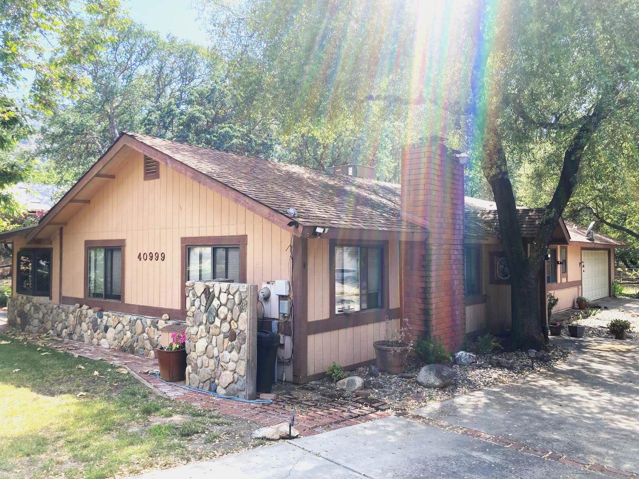 40999 Cherokee Oaks Drive - Photo 1