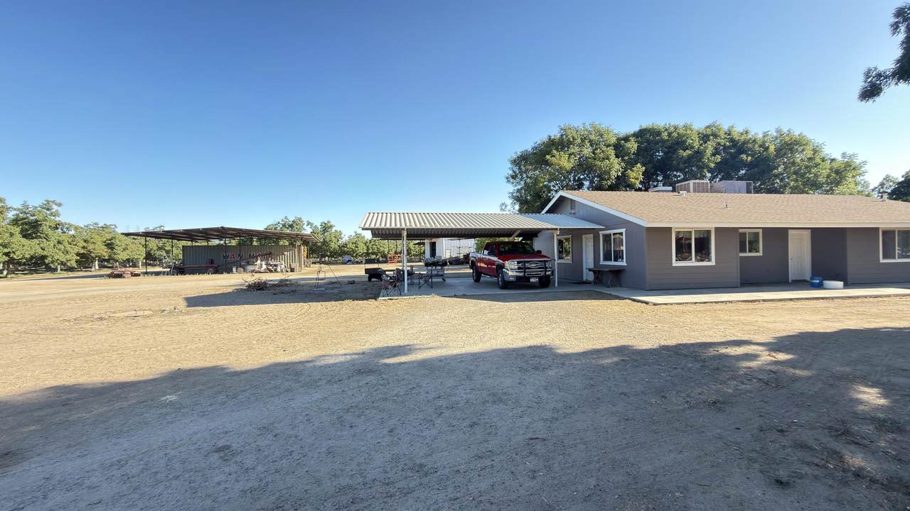 24246 Rd 168 - Photo 1