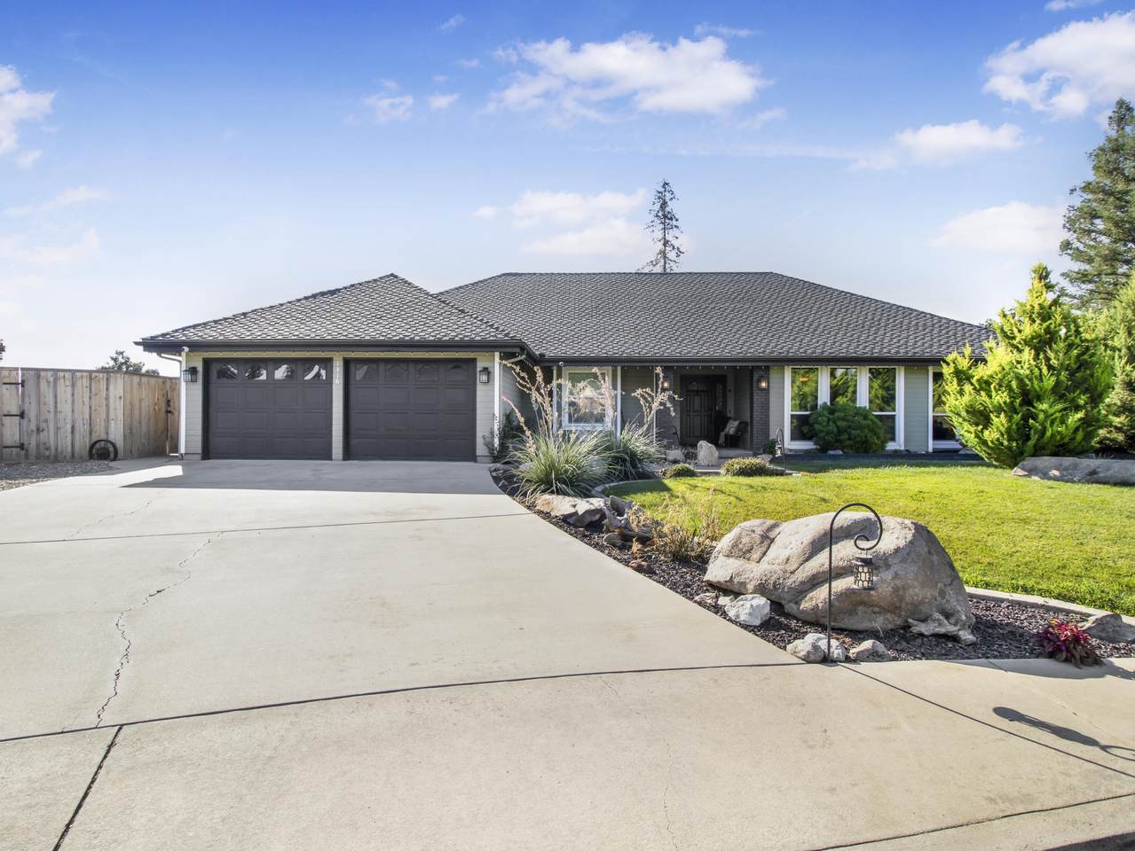 1316 Paradise Court - Photo 1