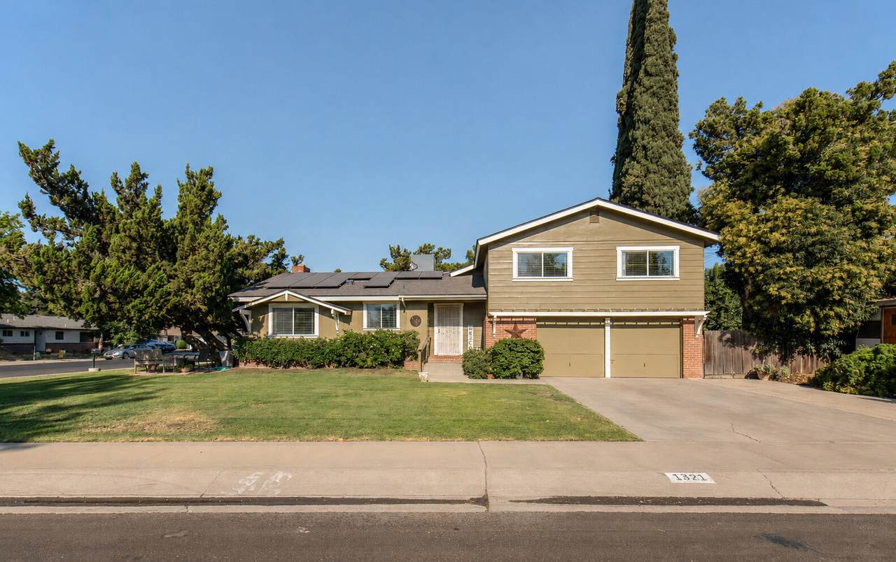 1321 Goddard Street - Photo 1