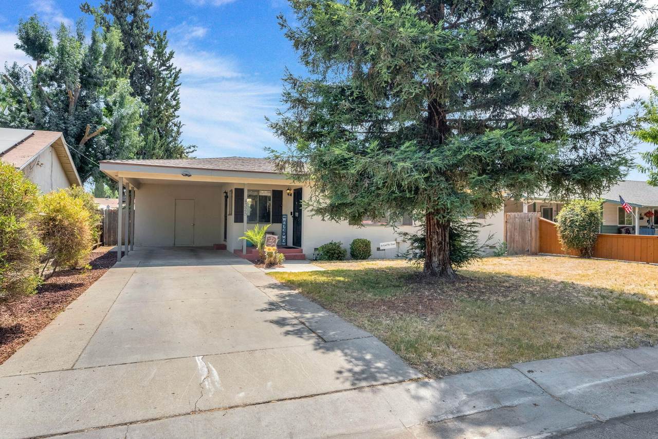 4325 Damsen Avenue - Photo 1