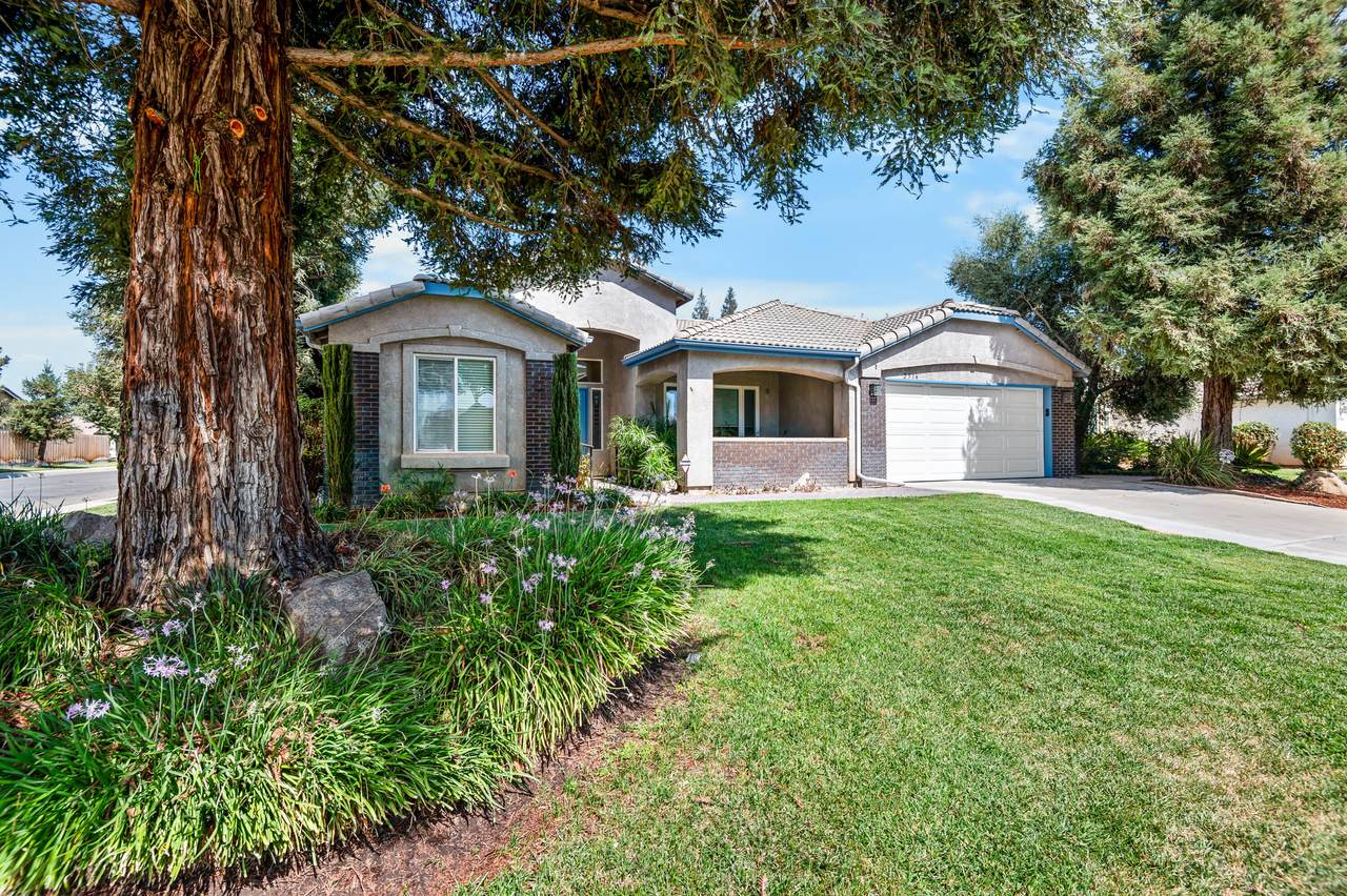 2516 Cherry Avenue - Photo 1