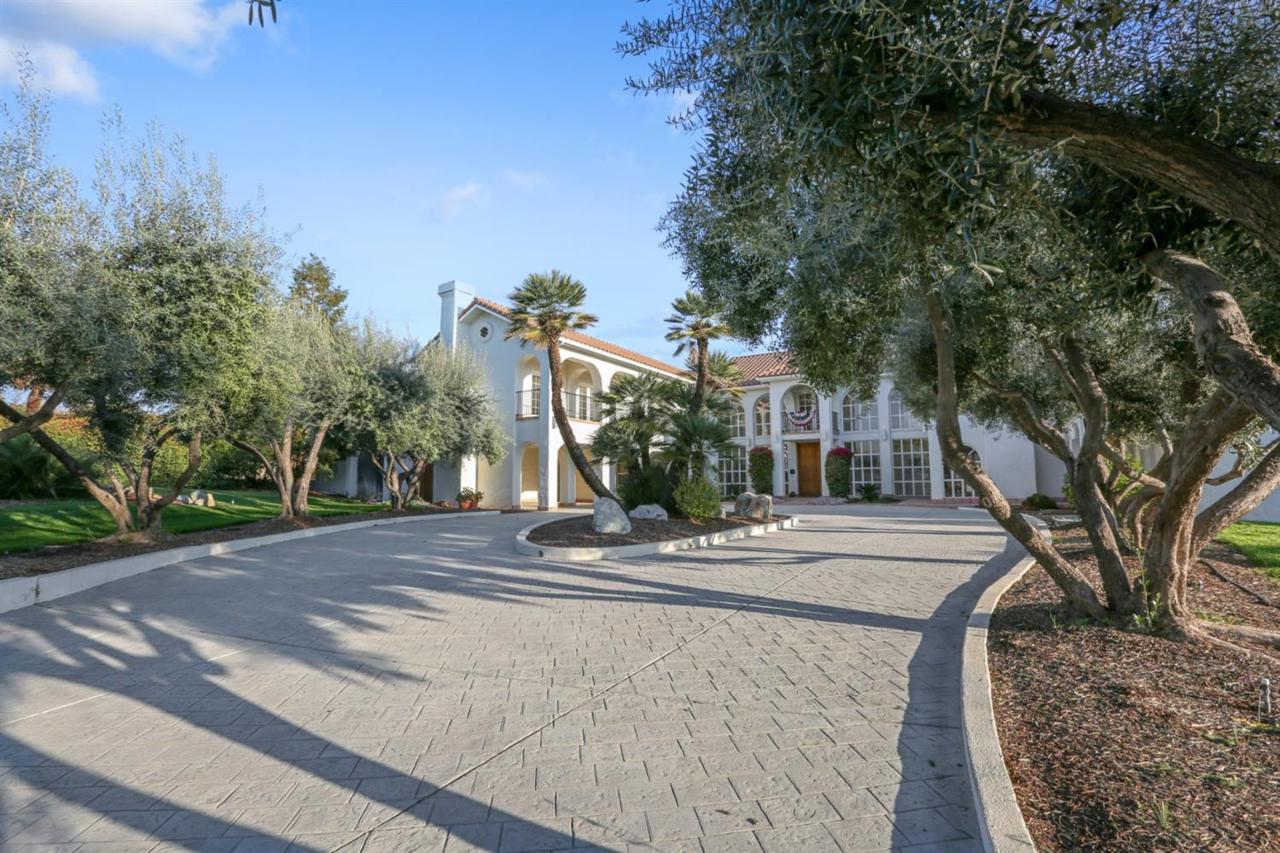363 Valley View Drive - Photo 1