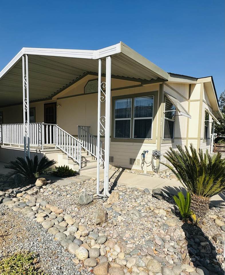 100-97 Westwood Street - Photo 1