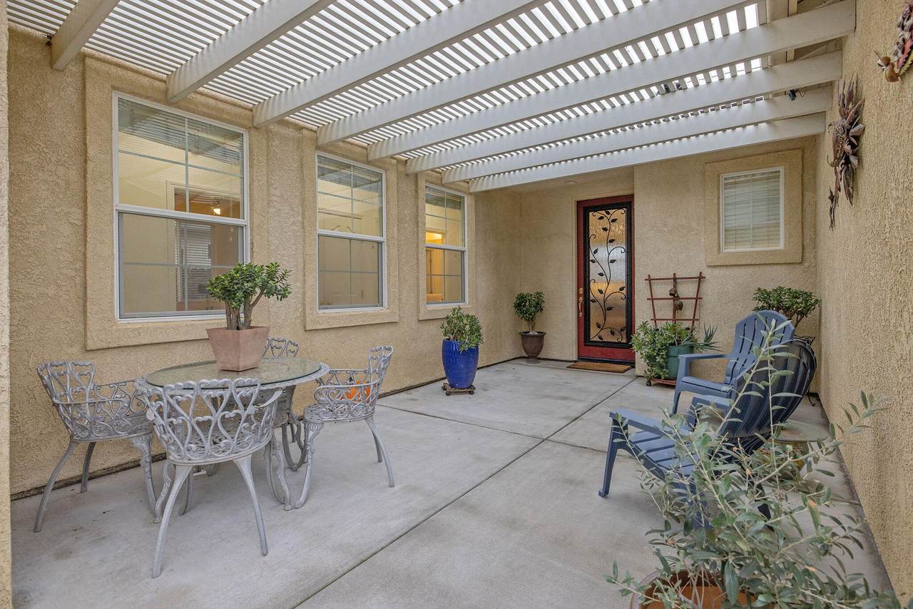 714 Magna Carta Avenue - Photo 1