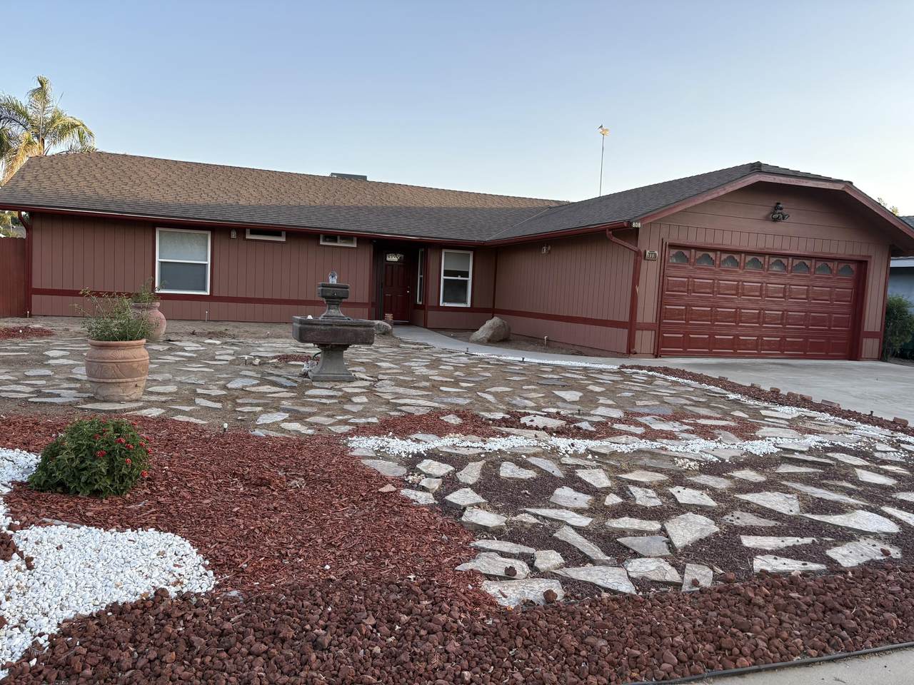 808 Vine Street - Photo 1