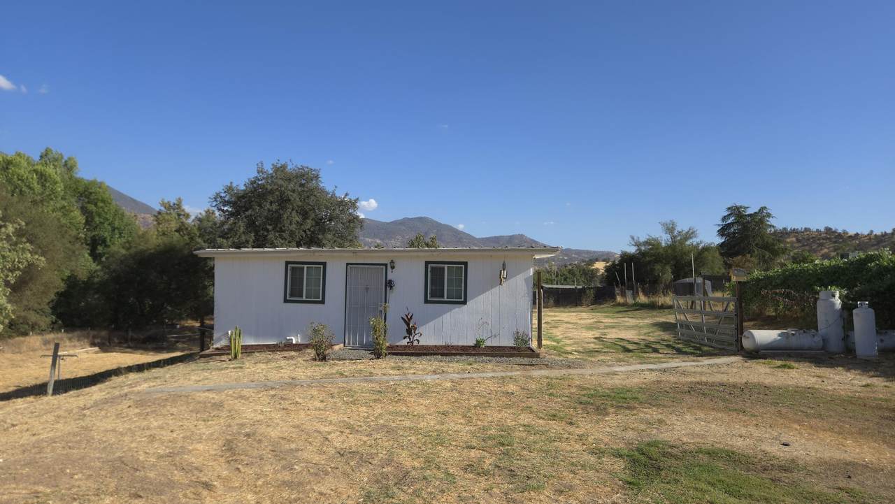 34527 Hwy 190 - Photo 1