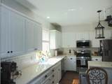 5618 Babcock Avenue - Photo 4